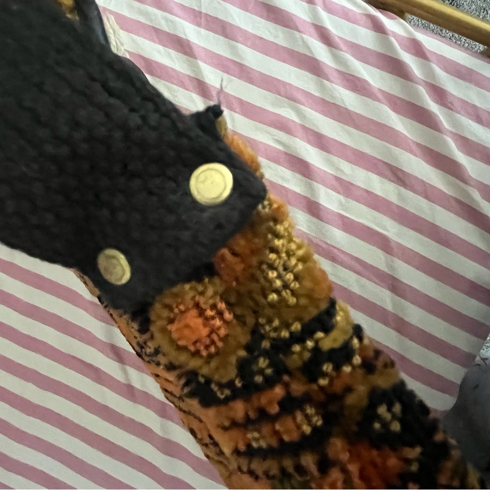 Tapestry Patterned Shoulder Bag - Picture 3 of 3
